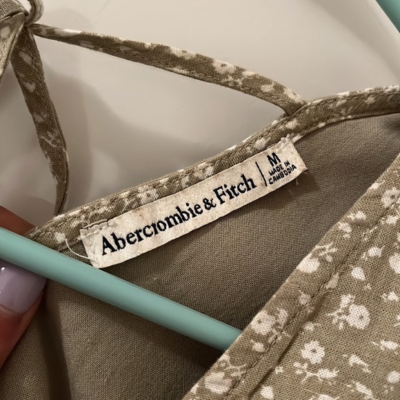 Abercrombie & Fitch flutter sleeve trapeze top - Picture 3 of 5